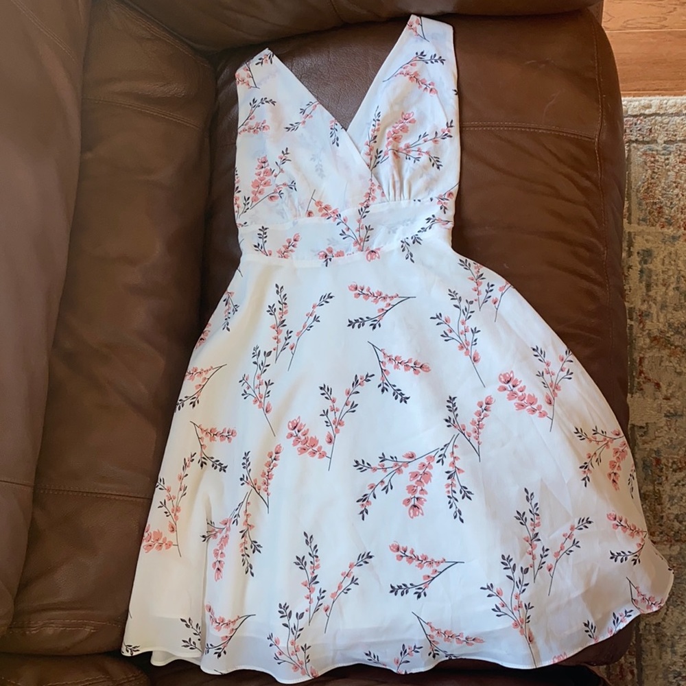 BEAUTIFUL XS P DRESS! Maybe even fits the XXS
